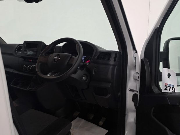 Renault Master RENAULT MASTER LWB DIESEL FWD LM35dCi 135 Business+ Medium Roof Van 19
