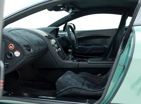 Aston Martin Vantage GT8 12