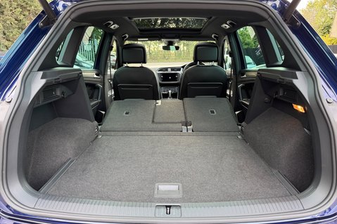 Volkswagen Tiguan R LINE TSI BMT 4MOTION DSG -RARE LEATHER INTERIOR -CAMERA -APPLE CARPLAY  63