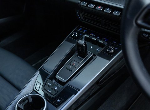 Porsche 911 Carrera 4S (992) 23
