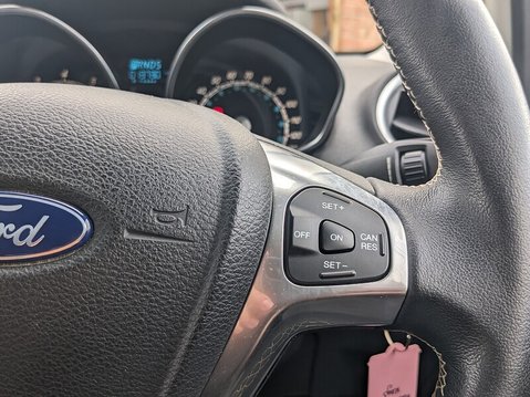 Ford Fiesta TITANIUM 22