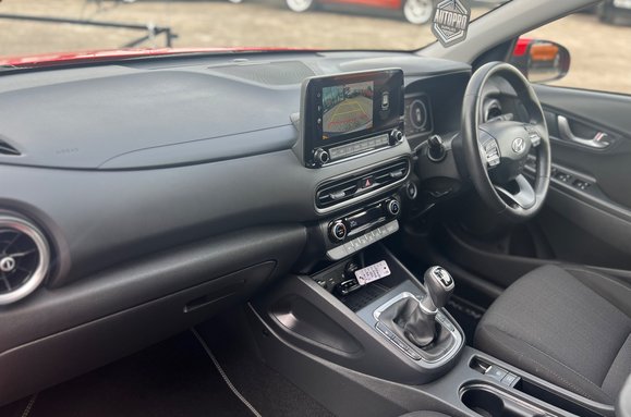 Hyundai KONA T-GDI PREMIUM MHEV 27