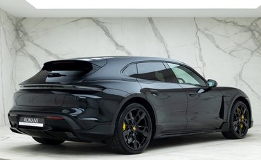 Porsche Taycan Turbo S Cross Turismo 7