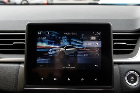 Renault Captur TECHNO E-TECH 31