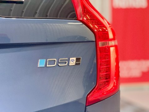 Volvo XC90 2.0 D5 PowerPulse R-Design Auto 4WD Euro 6 (s/s) 5dr 36
