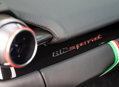 Ferrari 812 Superfast 19