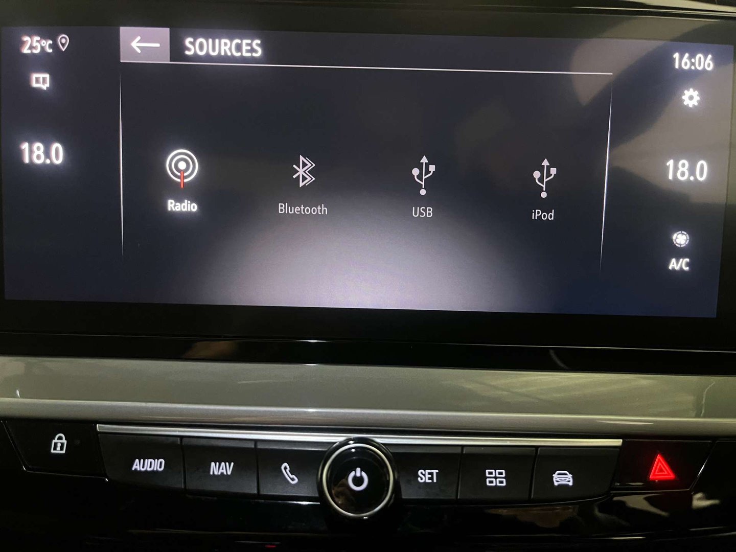 2023 Vauxhall Mokka — image 19