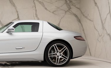 Mercedes-Benz SLS AMG 22