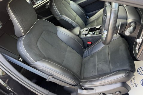 Volvo XC40 D4 R-DESIGN PRO AWD 27