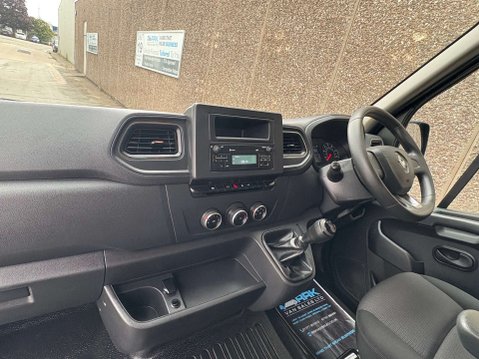 Renault Master 2.3 dCi 35 Business+ Panel Van 4dr Diesel Manual FWD LWB Medium Roof Euro 6 19