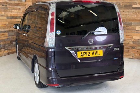 Nissan Serena 4