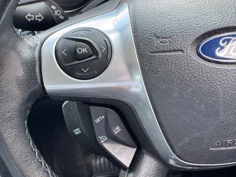 Ford Focus 1.6 TDCi Titanium Navigator Euro 5 (s/s) 5dr 18