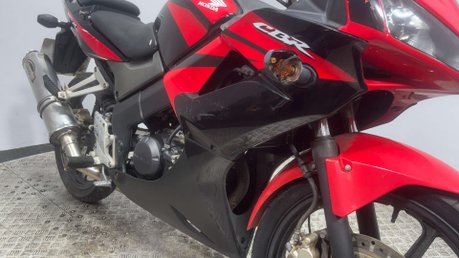 Honda CBR CBR125 2010 FUEL INJECTED PROJECT LEARNER SPORTS BIKE 125CC 12