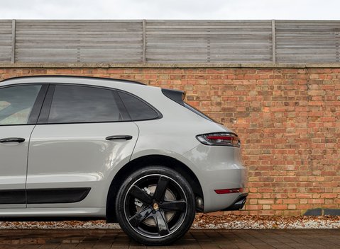 Porsche Macan Turbo 29