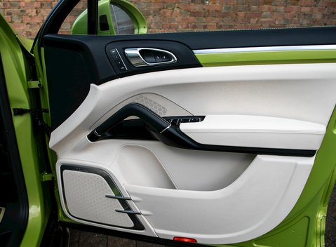 Porsche Cayenne Turbo S 21