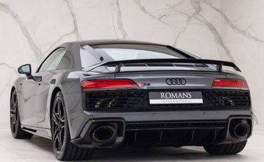 Audi R8 V10 Performance Carbon Black 4