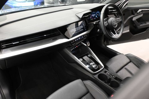 Audi A3 1.5 A3 Sportback 35 TFSI MHEV S Line Semi-Auto 5dr 19