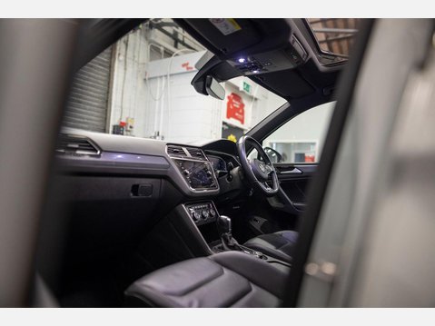 Volkswagen Tiguan 2.0 TDI R-Line Tech DSG 4Motion Euro 6 (s/s) 5dr 70