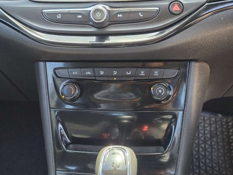 Vauxhall Astra 1.4i Turbo SRi Hatchback 5dr Petrol Auto Euro 6 (s/s) (150 ps) 38