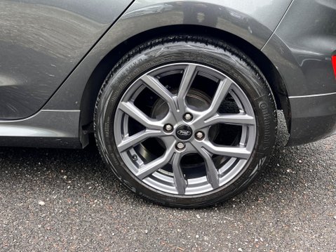 Ford Fiesta 1.0T EcoBoost ST-Line Euro 6 (s/s) 5dr 12