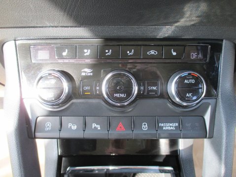 Skoda Karoq 1.5 TSI SE L DSG Euro 6 (s/s) 5dr 21