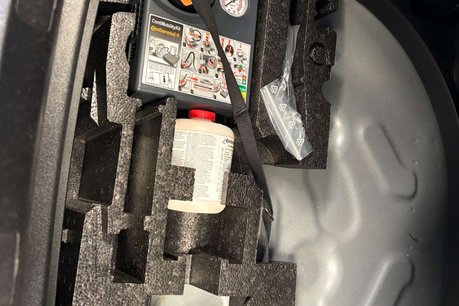 Volvo V40 1.6 T4 SE Lux Nav Hatchback 5dr Petrol Powershift Euro 5 (s/s) (180 ps) 61