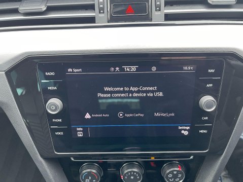 Volkswagen Passat 2.0 TDI EVO SEL Euro 6 (s/s) 5dr 21