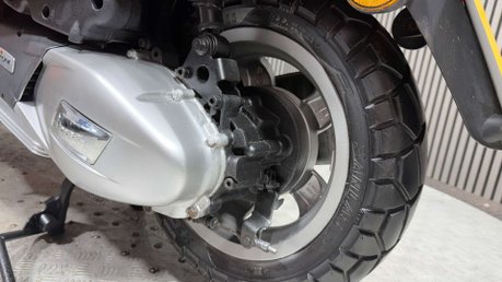 Piaggio Vespa Primavera 2018 ONLY 13K LONG MOT GREAT COLOUR SCHEME 125CC SCOOTER 31