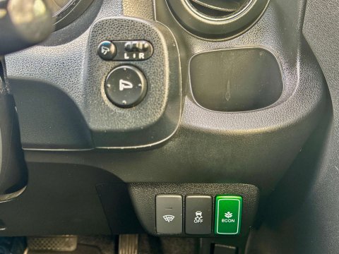 Honda Jazz 1.3h IMA HE Hatchback 5dr Petrol Hybrid CVT Euro 5 (102 ps) 61