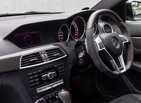 Mercedes-Benz C63 AMG Black Series 16