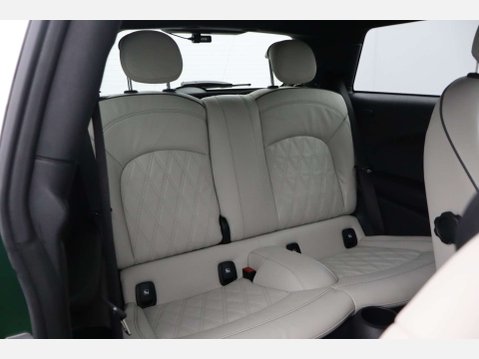 Mini Hatch 1.5 Cooper Exclusive Auto 3dr 20