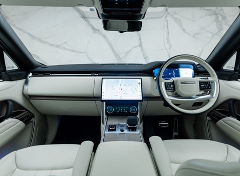 Land Rover Range Rover P530 FIRST EDITION LWB 23