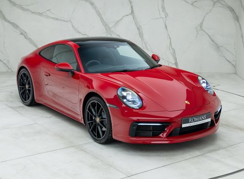 Porsche 911 Carrera 4 (992) 8