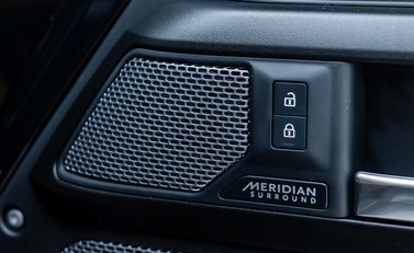 Land Rover Defender 110 V8 P525 25