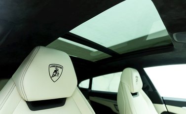 Lamborghini Urus 11
