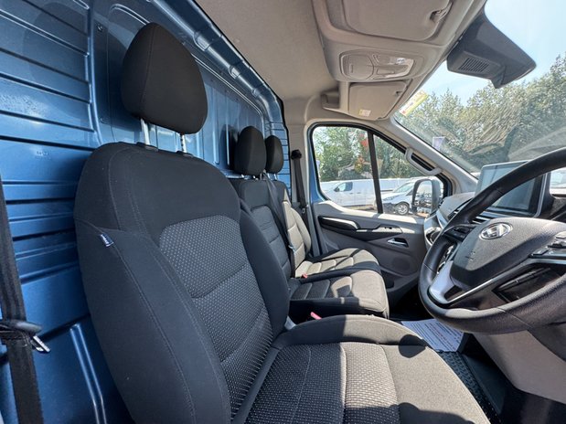 Maxus Deliver 9 LWB L3H2 [SOLD CR] Medium Roof Luxury Air Con Sensors EURO 6 13
