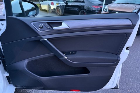 Volkswagen e-Golf E-GOLF - 12 MONTHS MOT -APPLE CAR PLAY  32