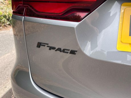 Jaguar F-Pace 2.0 D200 MHEV R-Dynamic HSE Auto AWD Euro 6 (s/s) 5dr 96