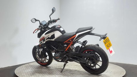 KTM Duke 2019 24k SPARE OR REPAIR PROJECT BIKE NAKED 125CC LEARNER BIKE 6