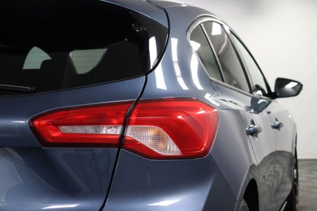 Ford Focus ST-LINE X 23