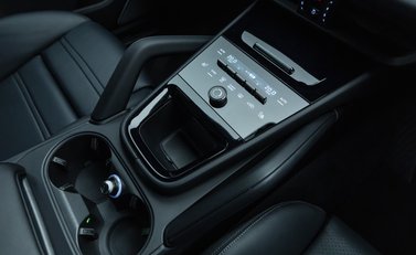 Porsche Cayenne TURBO E-HYBRID Coupe with GT Package 25