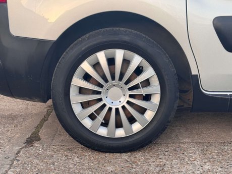 Citroen Berlingo Multispace 1.6 Berlingo Multispace XTR HDi 90 5dr 35