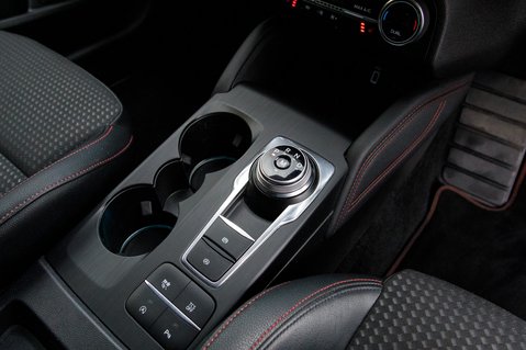 Ford Focus ST-LINE X 32