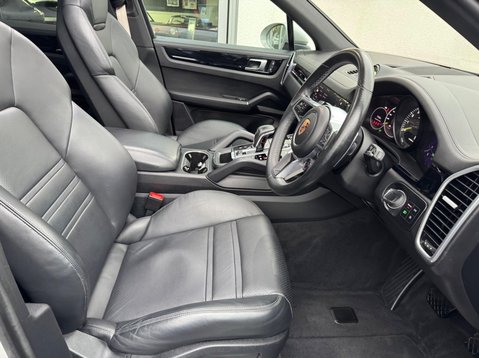 Porsche Cayenne V6 PLATINUM EDITION 26