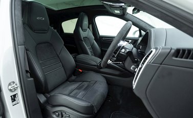 Porsche Cayenne GTS Coupé 10