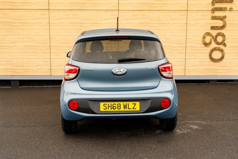 Hyundai i10 PREMIUM SE 6
