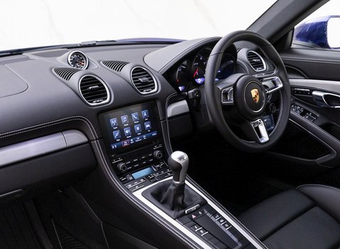 Porsche 718 Cayman GTS 4.0 11