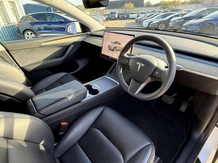 Tesla Model Y SUV 5dr Electric Auto RWD (346 ps)