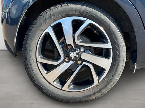 Peugeot 108 1.2 PureTech Allure 5dr 11