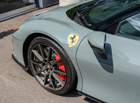 Ferrari SF90 Stradale ASSETTO FIORANO 5